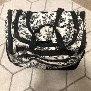 Bundle of 2 duffle bags